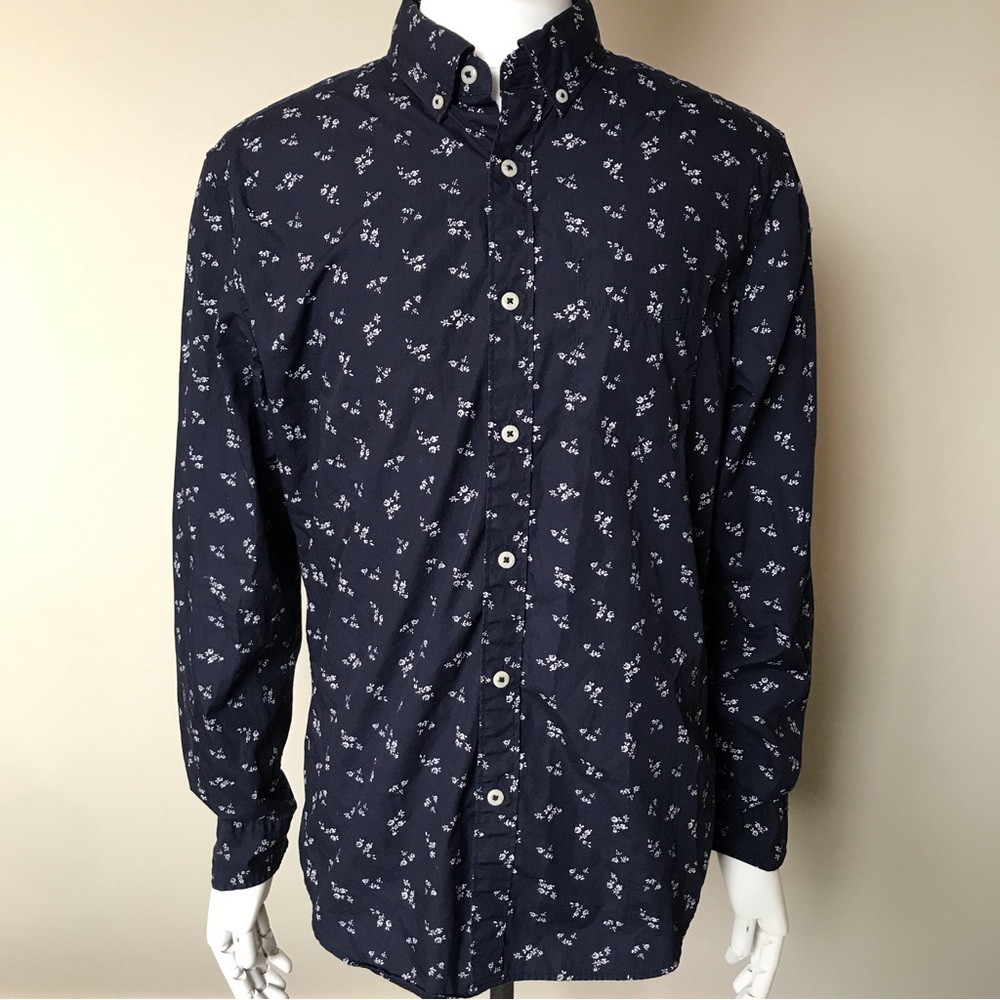 American Eagle Button Down Business Casual Long Sleeve Floral Print Shirt